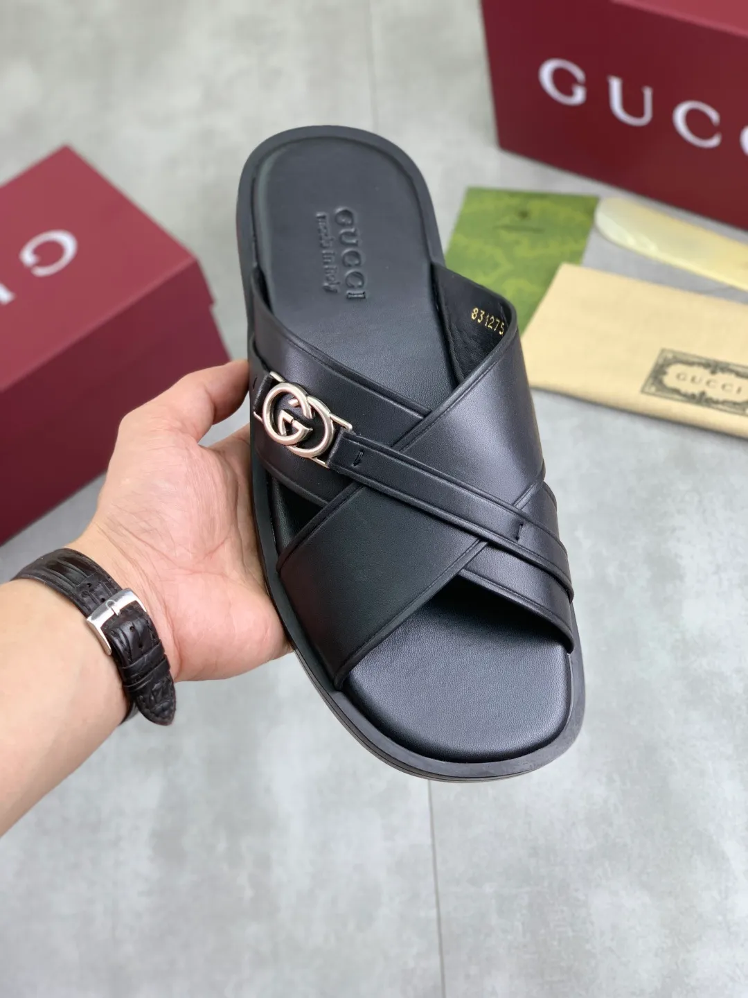 Men's shoes 💰P380💰[New model] High version 🎁🎁🎁 GUCCI New casual hot diamond slippers for the Year of the Snake, original official website, perfect workmanship, transmitting a kind of noble luxury, sublimating its definition of luxury in Gucci's high-end extraordinary craftsmanship. Original Gucci double G combination outsole, code number: 40-44 (45 customized) complete package